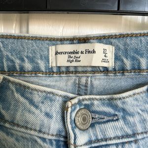 Abercrombie & Fitch light wash dad jeans - size 27/4